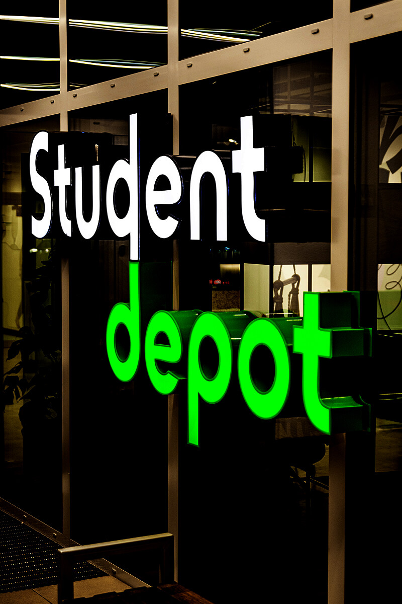 student depot - student-depot-spatial-lettering-lettering-in-entry-lettering-on-a-rail-lettering-on-a-green-frame-lettering-on-a-order-logo-firm-writing-lettering-on-a-height-eye-lettering-from-plexi-gdansk (1)